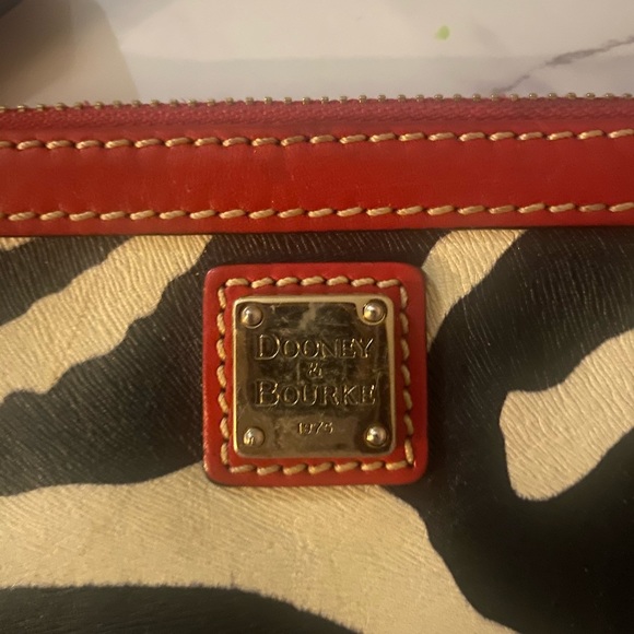 Dooney&bourke wristlet - Picture 3 of 5